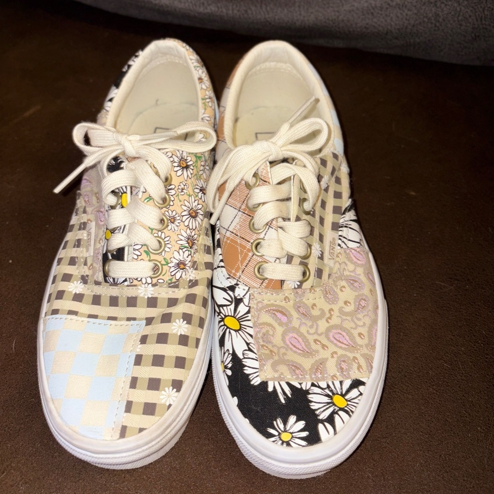 Vans - Meadow Era Exclusive           Men’s size 7 Women’s size 8.5